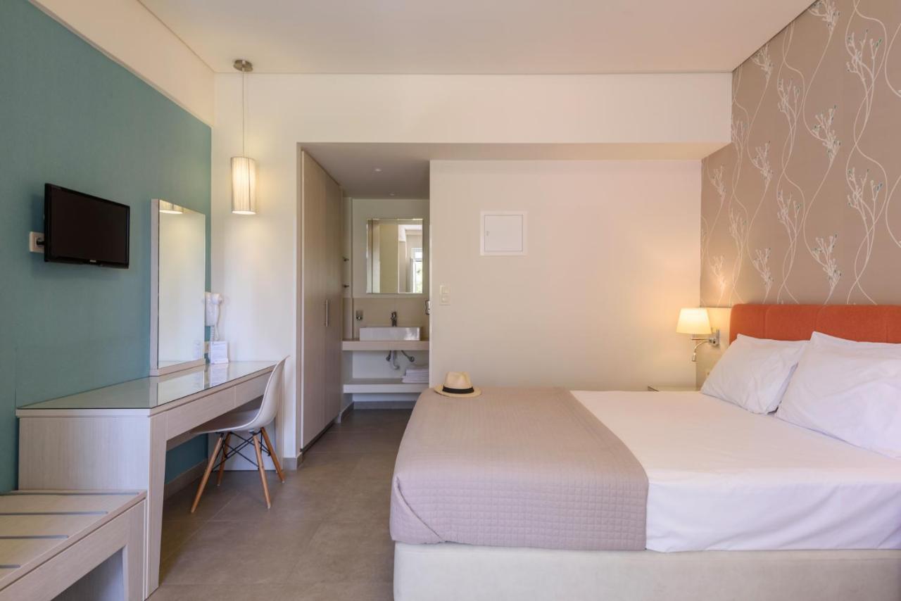 פליאוחורה Poseidon Studios & Apartments מראה חיצוני תמונה