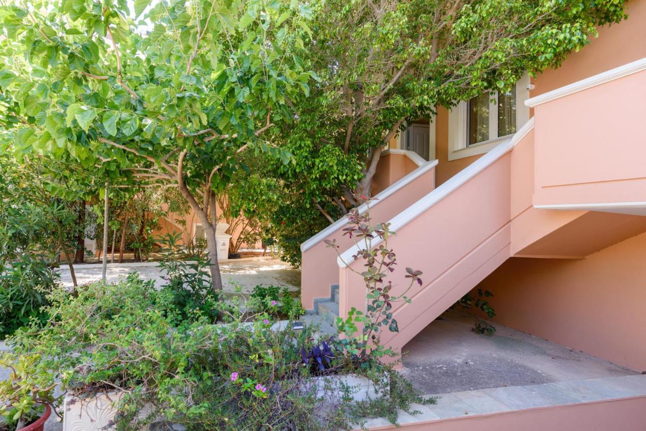 פליאוחורה Poseidon Studios & Apartments מראה חיצוני תמונה