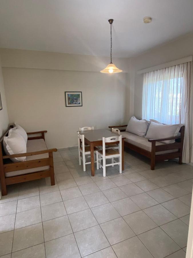 פליאוחורה Poseidon Studios & Apartments מראה חיצוני תמונה