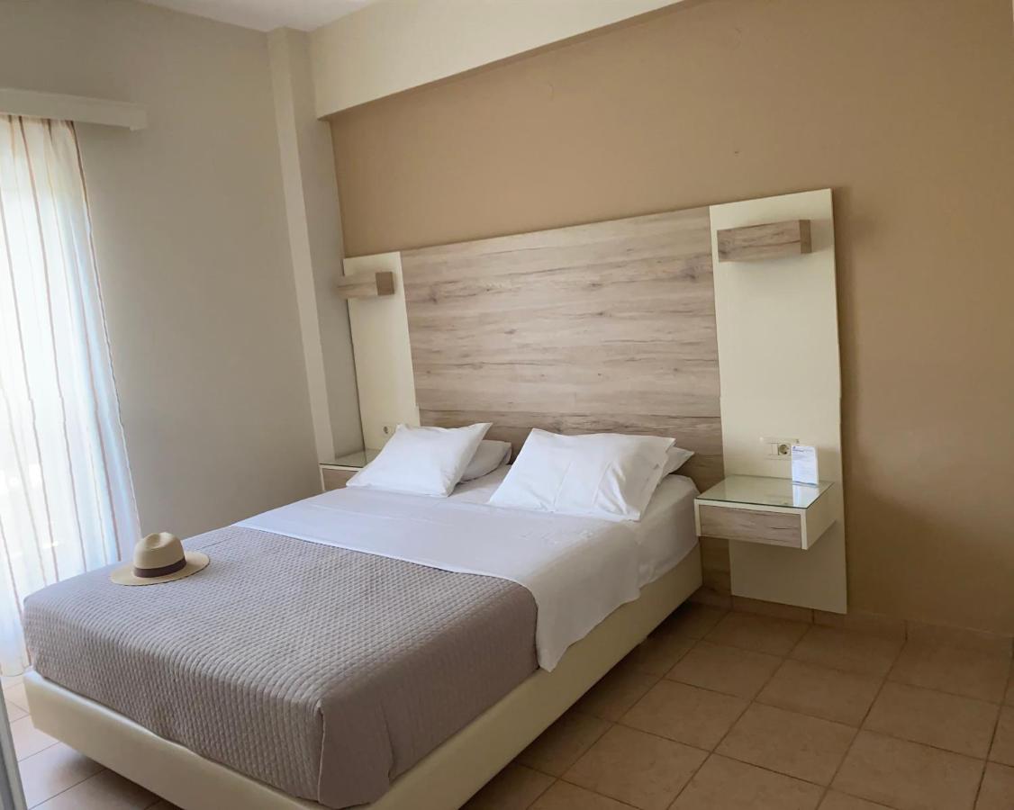 פליאוחורה Poseidon Studios & Apartments מראה חיצוני תמונה