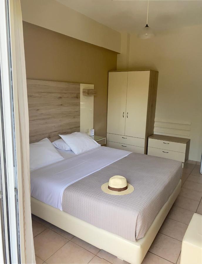 פליאוחורה Poseidon Studios & Apartments מראה חיצוני תמונה
