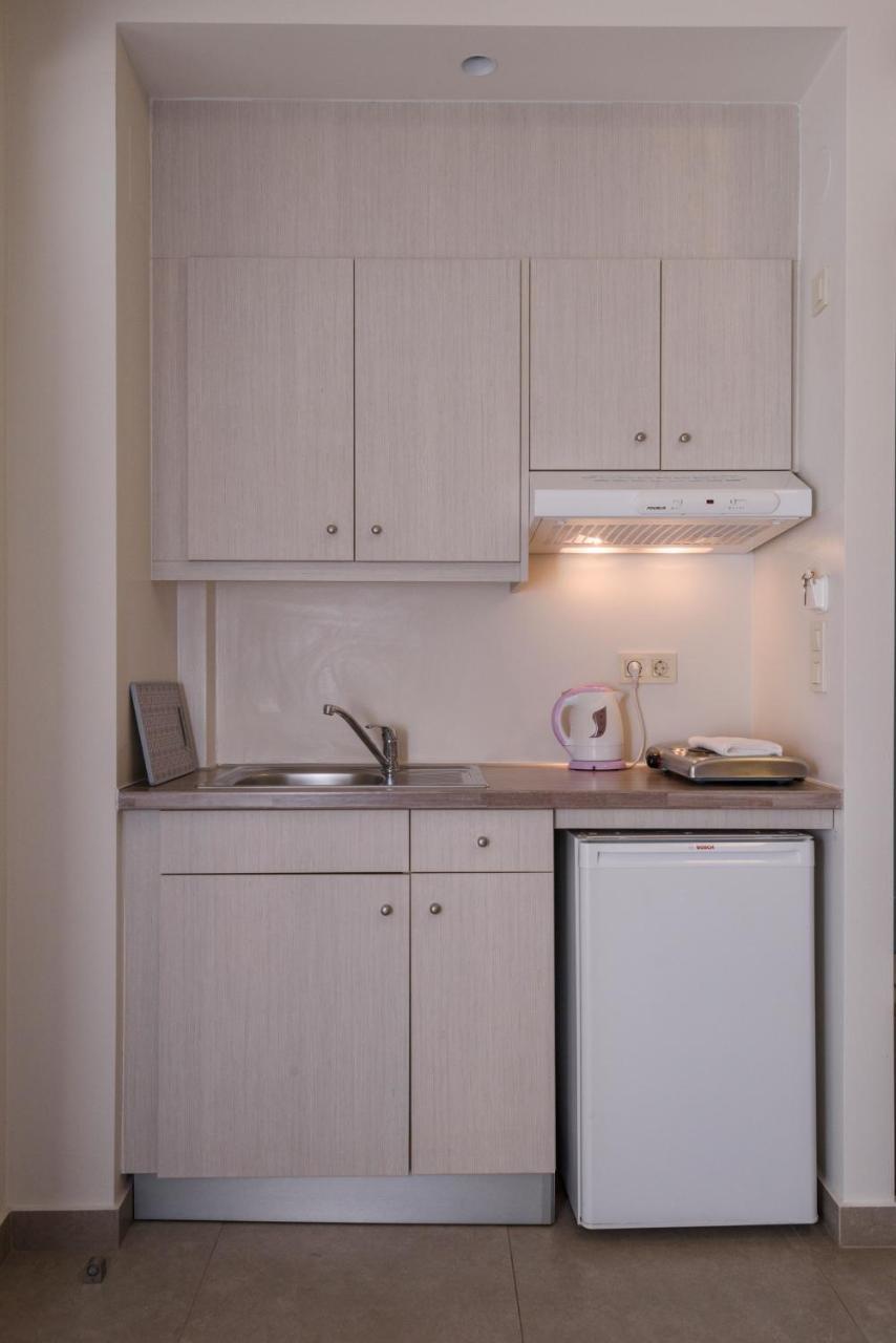 פליאוחורה Poseidon Studios & Apartments מראה חיצוני תמונה
