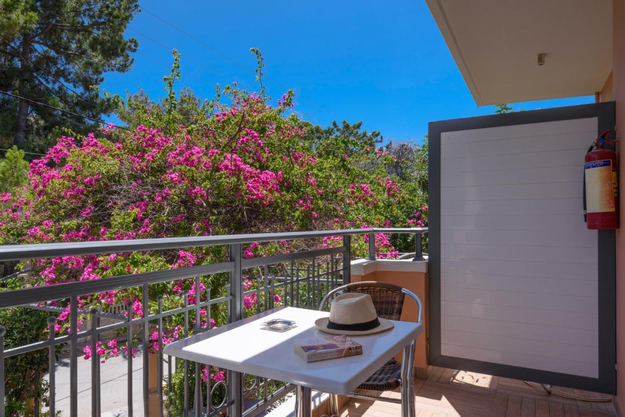 פליאוחורה Poseidon Studios & Apartments מראה חיצוני תמונה