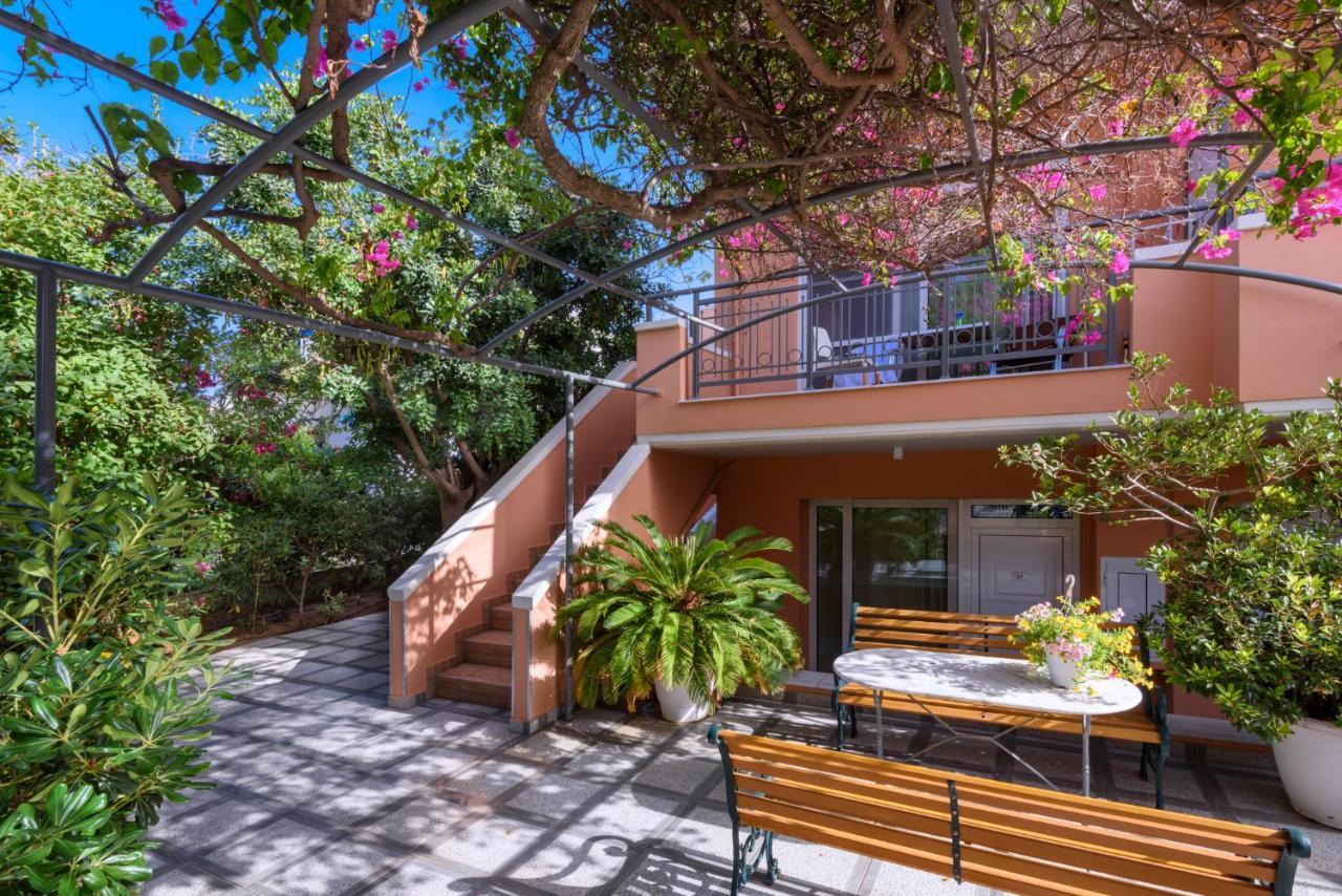פליאוחורה Poseidon Studios & Apartments מראה חיצוני תמונה