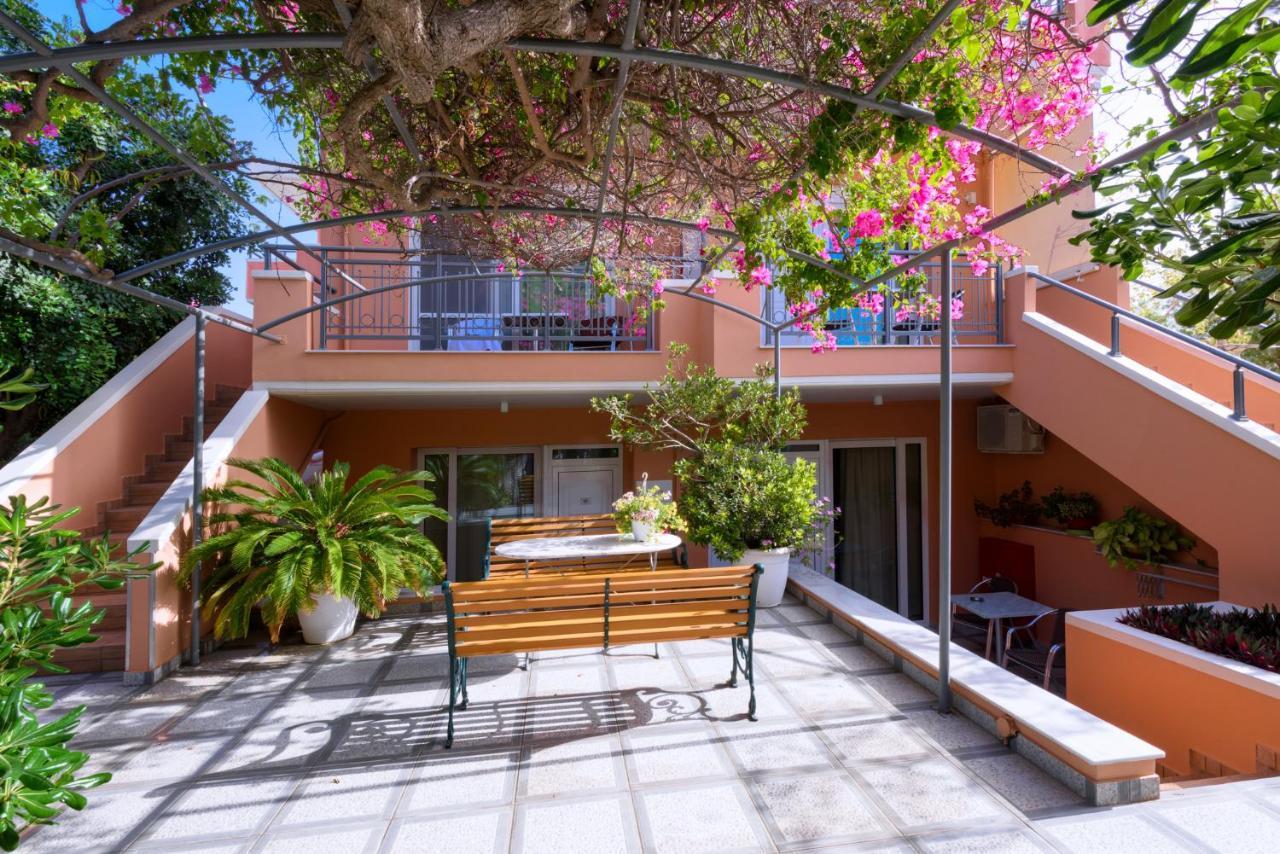 פליאוחורה Poseidon Studios & Apartments מראה חיצוני תמונה