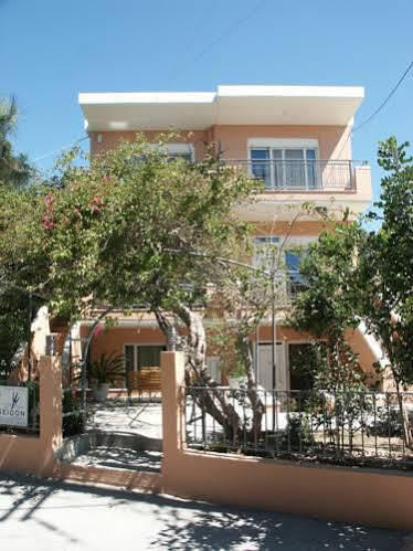 פליאוחורה Poseidon Studios & Apartments מראה חיצוני תמונה