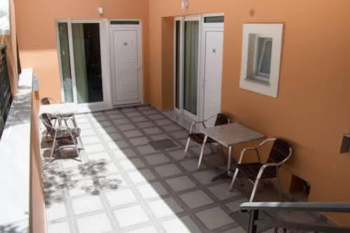 פליאוחורה Poseidon Studios & Apartments מראה חיצוני תמונה