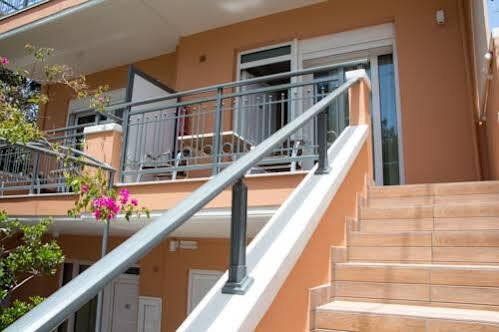פליאוחורה Poseidon Studios & Apartments מראה חיצוני תמונה