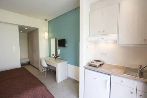 פליאוחורה Poseidon Studios & Apartments מראה חיצוני תמונה