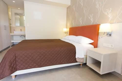 פליאוחורה Poseidon Studios & Apartments מראה חיצוני תמונה
