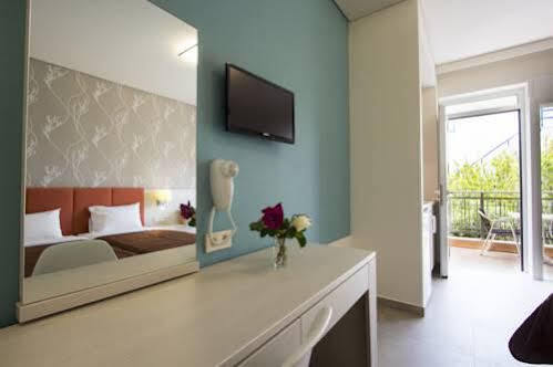פליאוחורה Poseidon Studios & Apartments מראה חיצוני תמונה